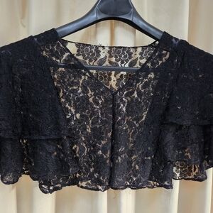 ❤️Very Vintage Elegant Black Lace Women's Shrug Needs TLC or not.